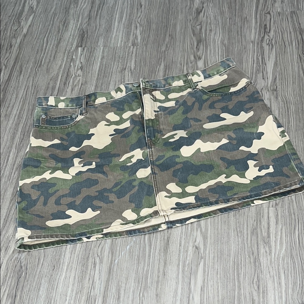 Gap Camo Mini Skirt